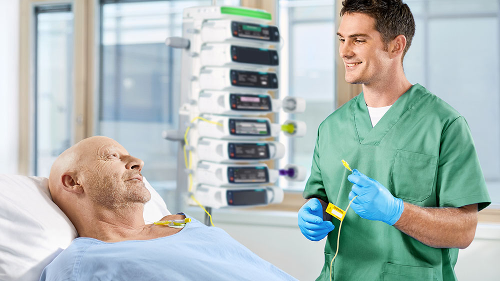 Nurse intuitively connects regional anesthesia line